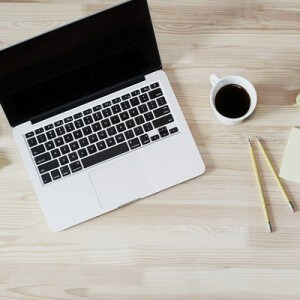 Bild_sterbegeldversicherung laptop arbeit